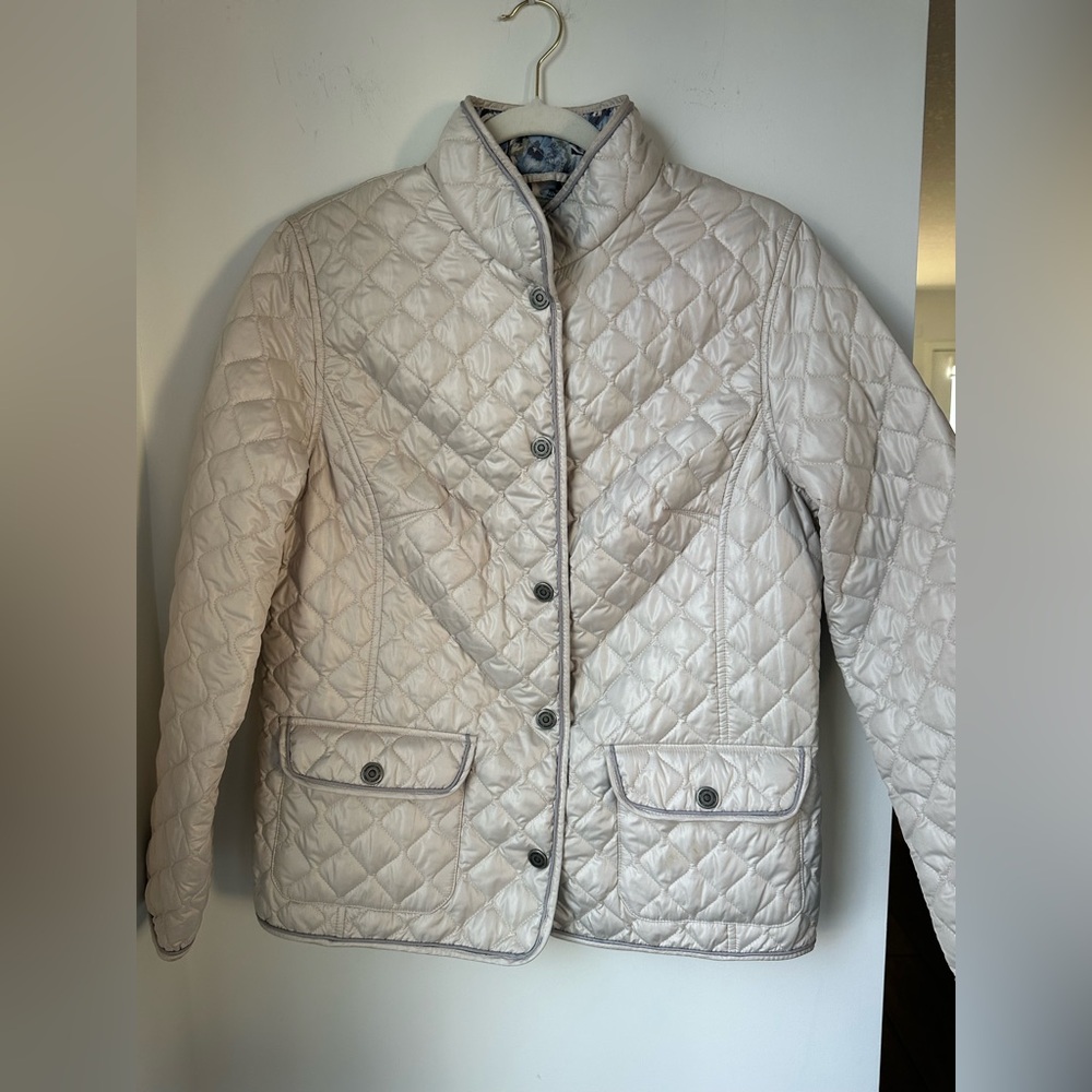 Elegant Cream Quilted Puffer Jacket Large